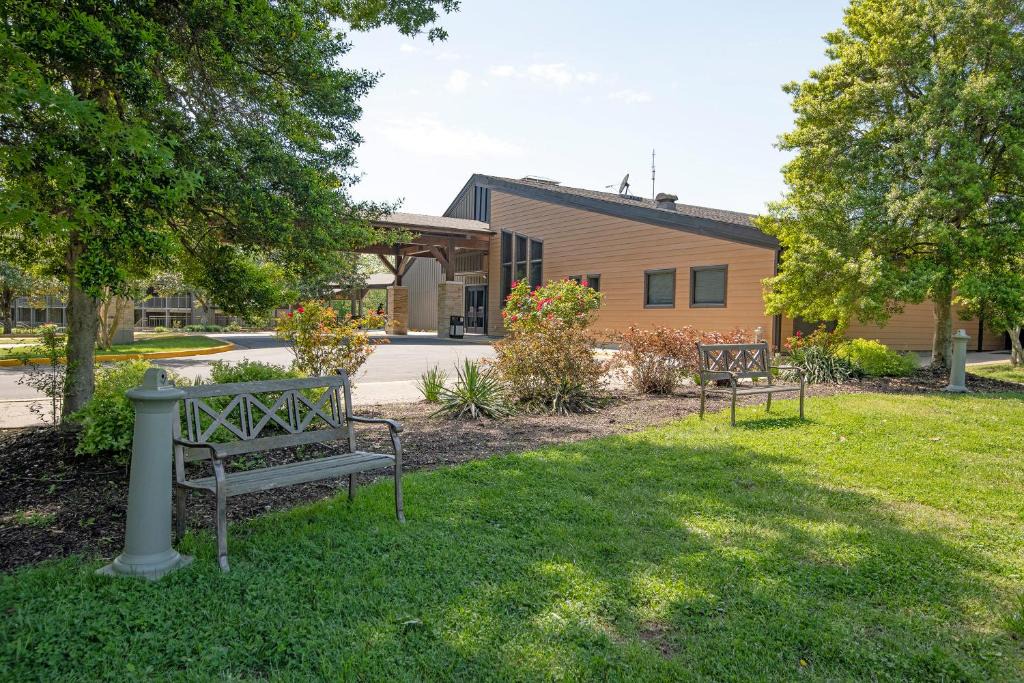 Lucas Resort | Barren River Lake State Resort Park