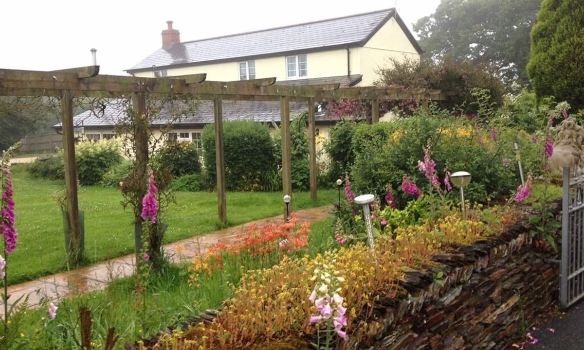 Pancrasweek Bed & Breakfast | Barton Gate Farm Guesthouse