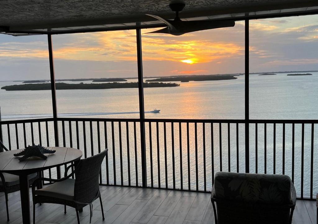 Punta Rassa House | Bay View Tower 1134 Sanibel Harbour Resort