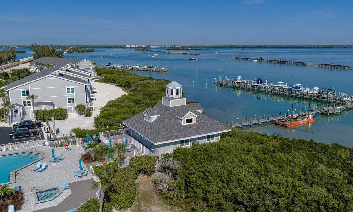 Boca Grande Condo | Bayfront Boca Grande North 43 - Top Floor - 2/2 Great Water Views!