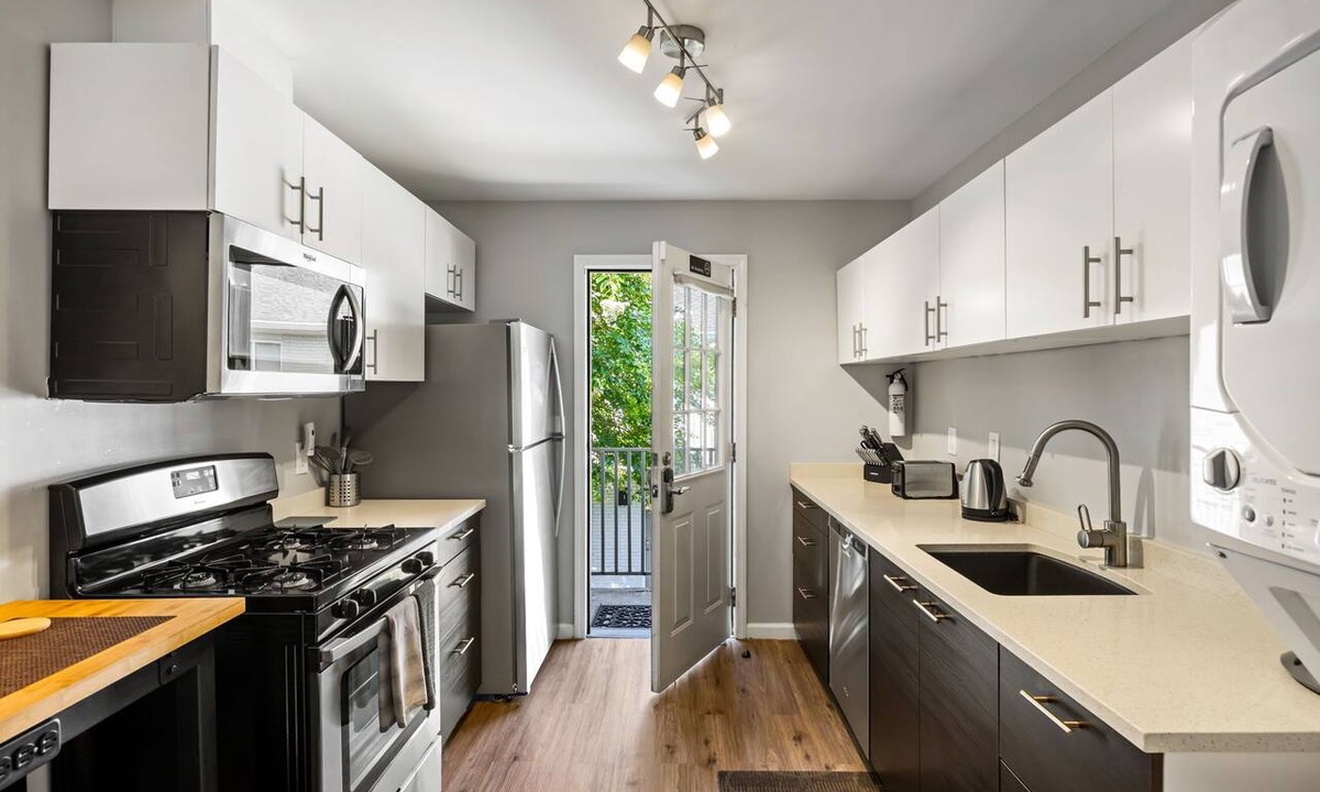 Buckhead Apartment | (BC2bK) World Cup Midtown 2BR Condo for Groups or Families