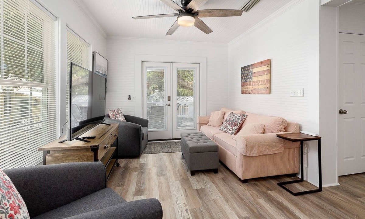 Saint Simons Island Cottage | Beach Cottage with large deck-One short block to beach-Walk to shops & dining!