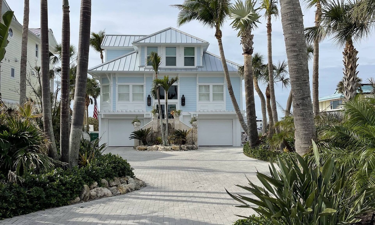 Boca Grande House | Beachfront home convenient to downtown Boca Grande