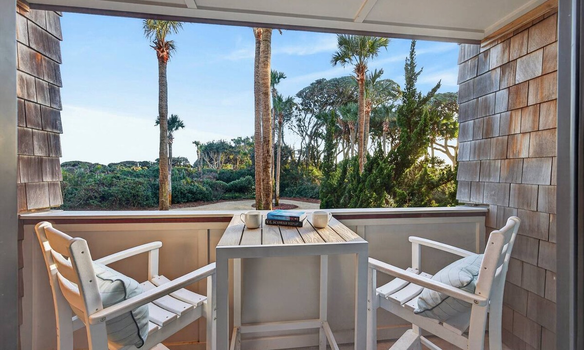 West Beach Village Condo | BEACHFRONT Kiawah Villa! 2BR Upscale, Modern! Great West Beach Location!