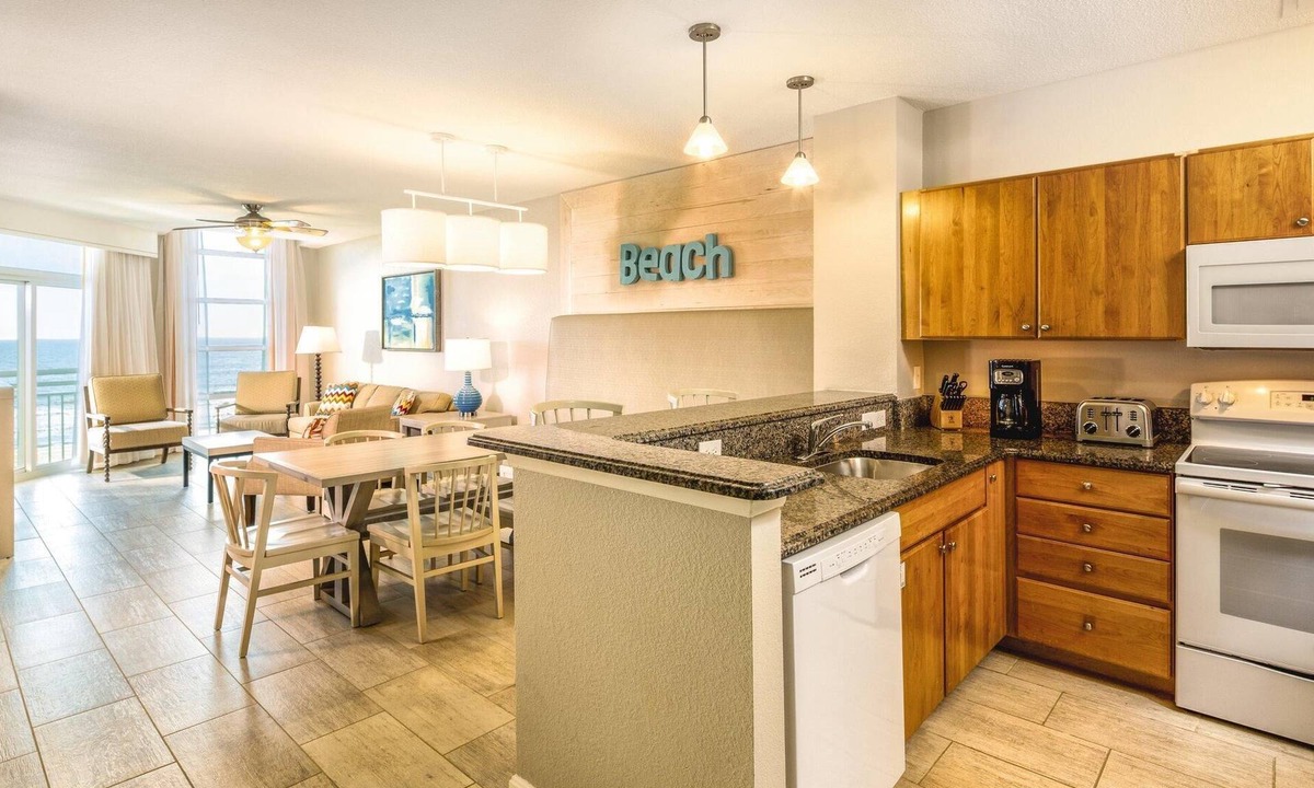 Ocean Drive Resort | Beachfront Ocean Boulevard Resort 3-Bedroom Suite + Amenities