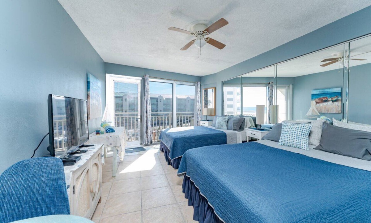 South Peninsula Historic District Apartment | Beachfront Studio in superb Daytona Beach, Walk to the beach while you enjoy.