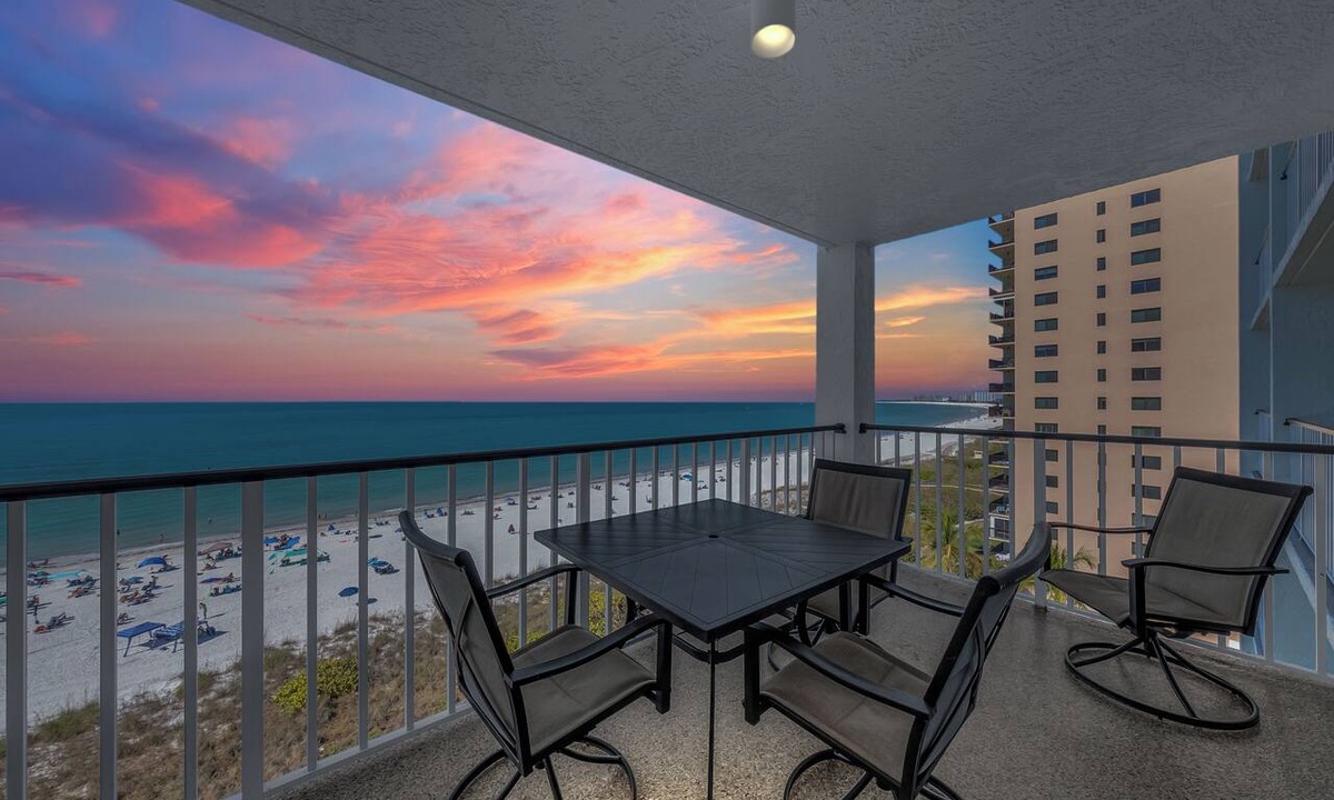 Marco Island Condo | Beachside Apollo Condo w/Pool, Balcony & Sunset Views