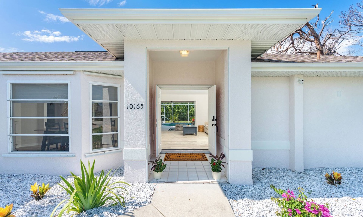 Englewood East House | Beachside Getaway Minutes from the Gulf - Heated Pool - Sleeps 8