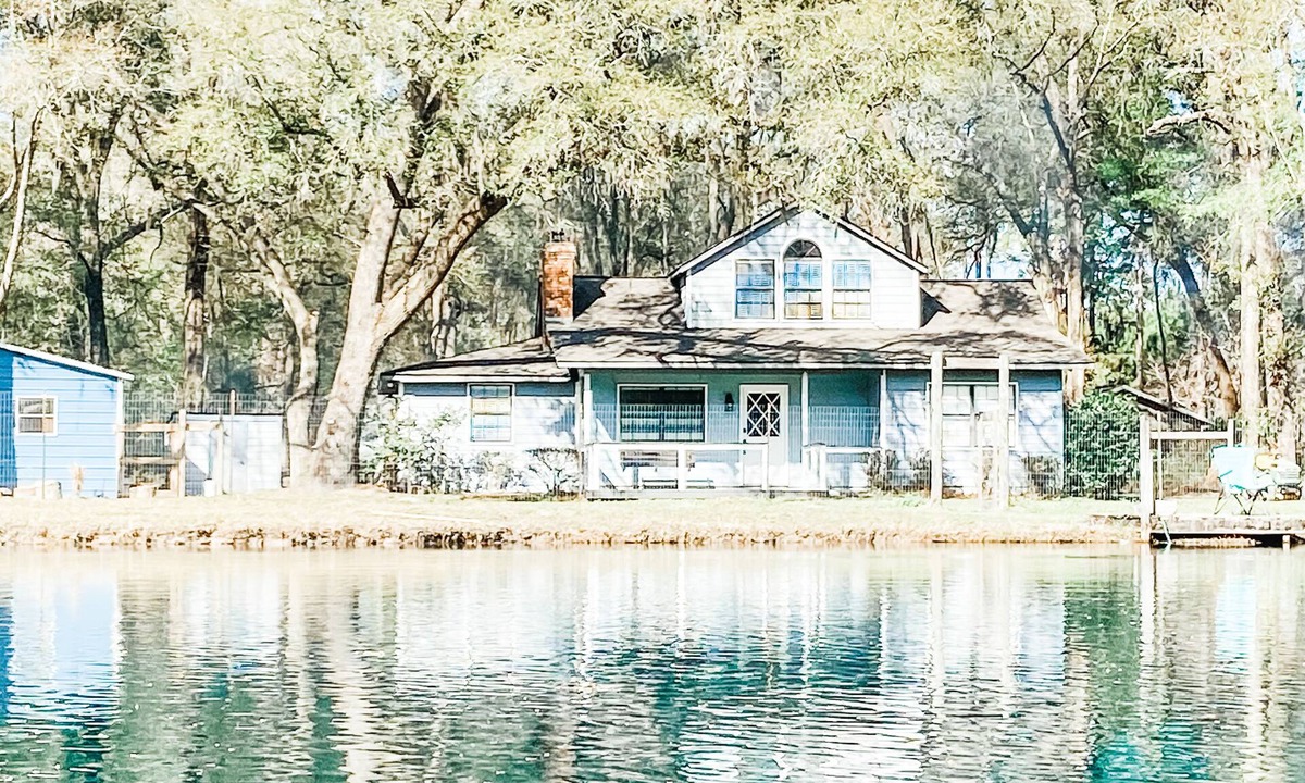 Boys Ranch House | Beautiful 2 story house overlooking the water. Has arcade & Close to the springs