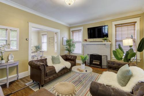 Cooper-Young Historic District House | Beautiful Bungalow Stones throw from Cooper Young