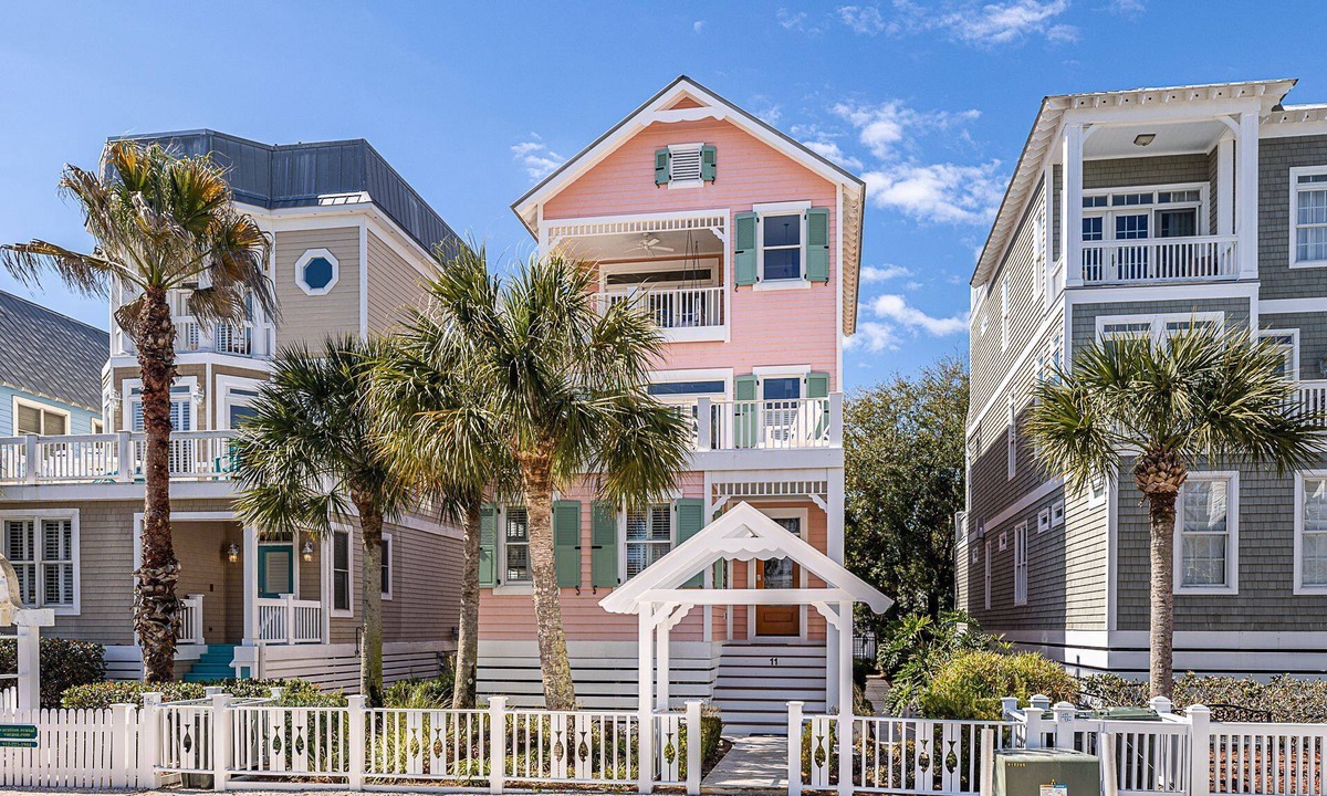 Saint Simons Island Cottage | Beautiful cottage with community pool and ocean views