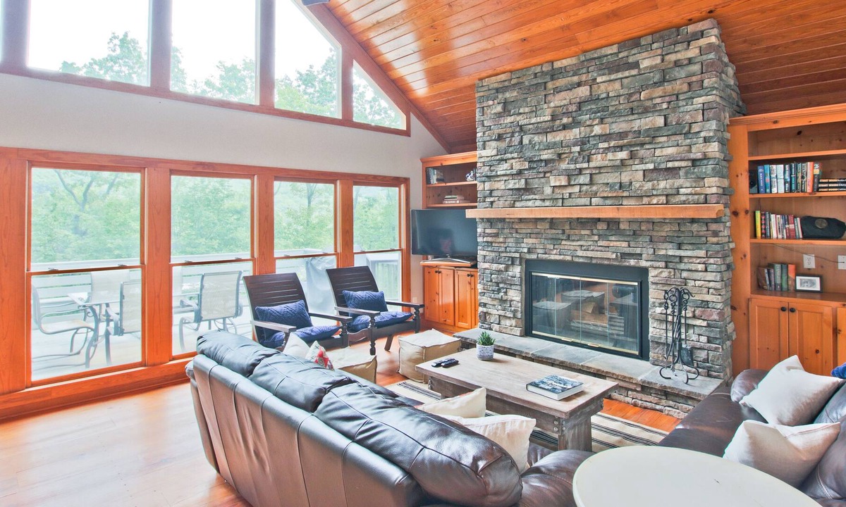 Big Canoe House | Beautiful "Cozy Mountain" Views! 3BR/2BA Great for Families! Flat driveway!