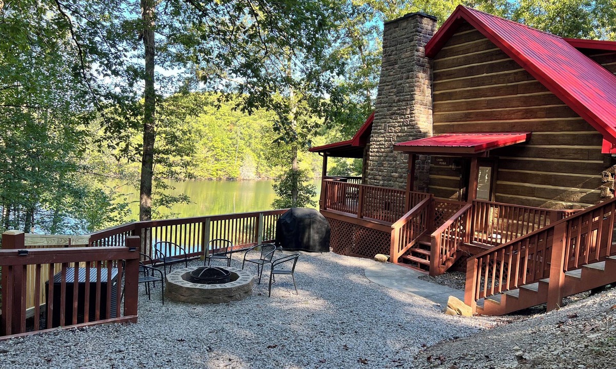 Pittsburg Cabin | Beautiful Lake Front Cabin with Private Dock