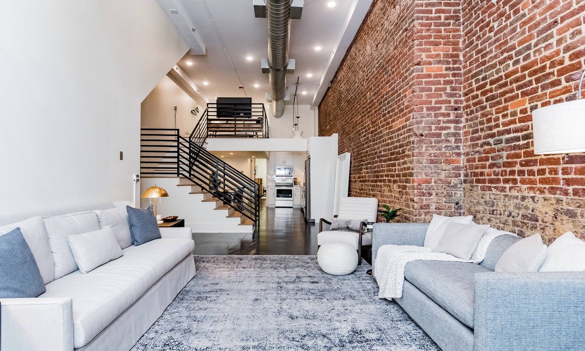 Civil Rights Historic District House | Beautiful Modern loft in downtown theatre district