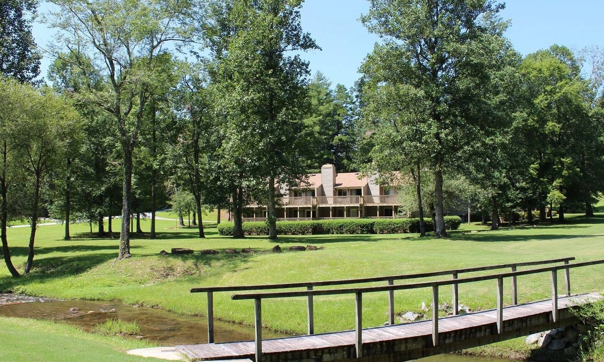 Pickens Condo | Beautiful Mountain Golfing Getaway Located on The Rock Golf Course