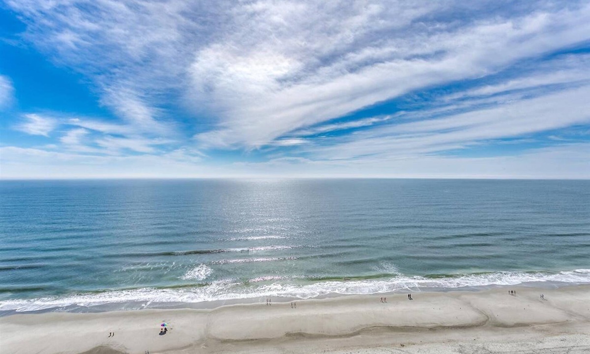 Ash Condo | Beautiful Ocean Front Views 1 BR 1 BA sleeps 8