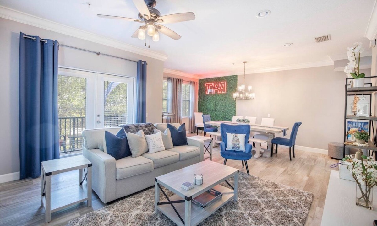 SoHo House | Beautiful Townhome in South Tampa/Hyde Park