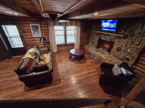 Ashley Oaks House | Beaver Creek Cabin - Relax and Enjoy