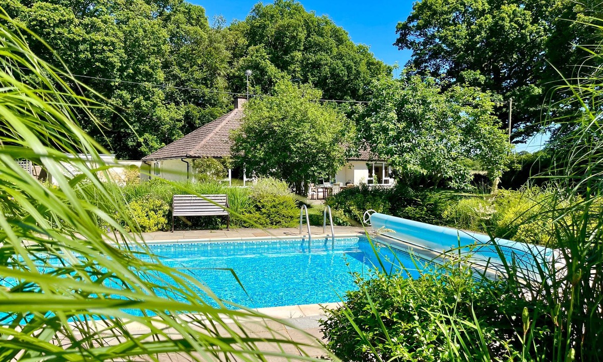 Watersfield Cottage | Bell Meadow - cottage with private pool, sleeps 7 guests (maximum 6 adults) in 3 bedrooms