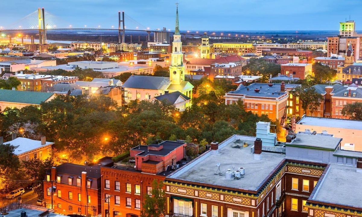 Savannah Victorian District Apartment | Belle's Haven at 320 W Park Inn |Private Sun Deck | Downtown Historic District |