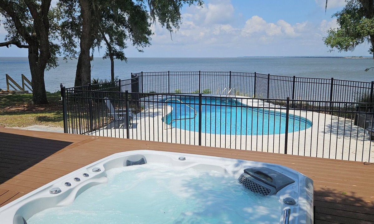 Magnolia Bluffs House | Best on Bay! More than a Beach House- IT IS YOUR DESTINATION. Now with new pier!
