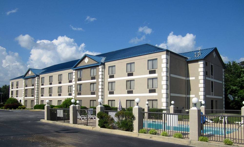 Seven Oaks Hotel | Best Western Executive Inn & Suites