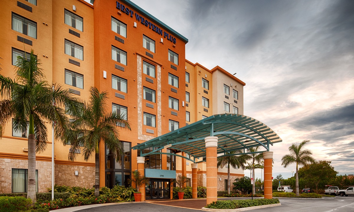 Country Walk Hotel | Best Western Plus Miami Executive Airport Hotel & Suites