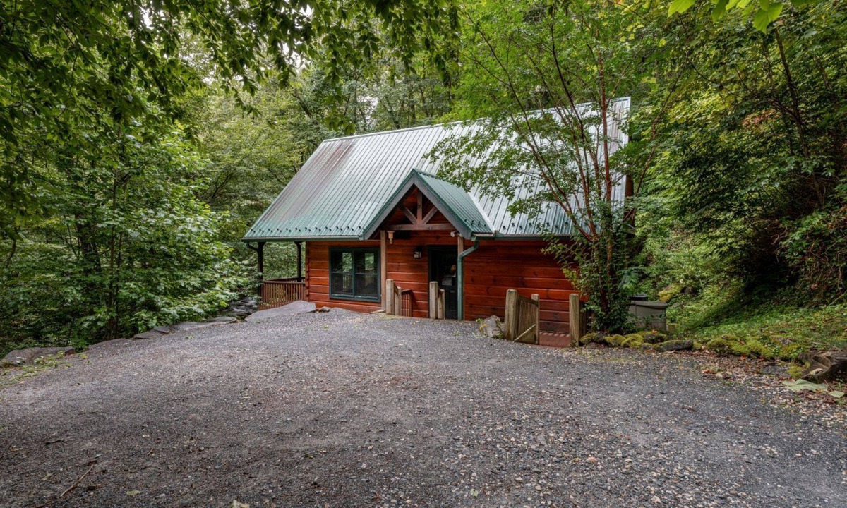 Topton Cabin | Between the Falls-Pet Friendly, Private Deck on Waterfall, Luxury Log Cabin Rental on Creek, 3 Fireplaces, Hot Tub & Outdoor Shower -in Western NC.