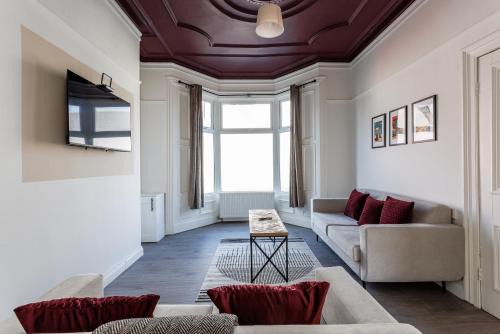 Sunderland House | Big and Comfortable Stays on Hawarden Sunderland