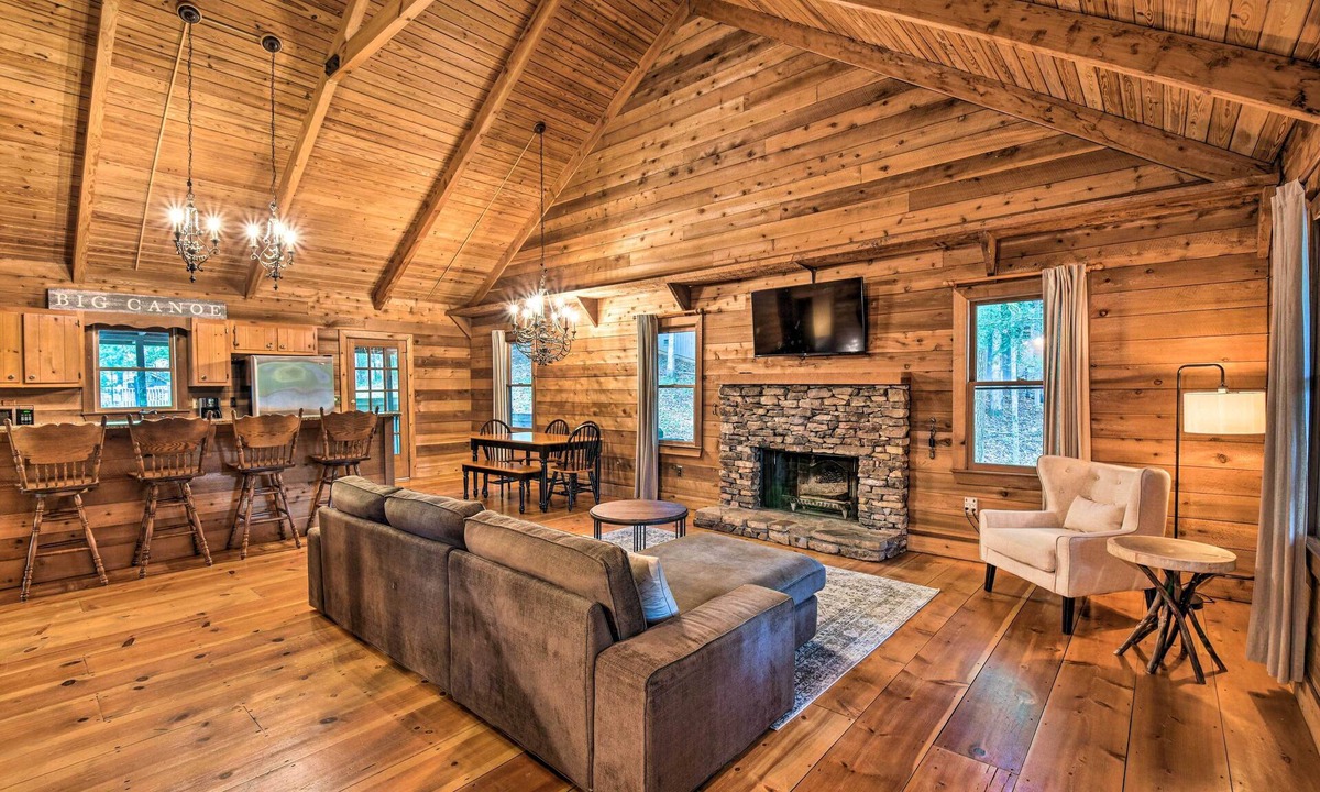 Big Canoe Cabin | Big Canoe Mountain Resort Cabin w/Pool Access!