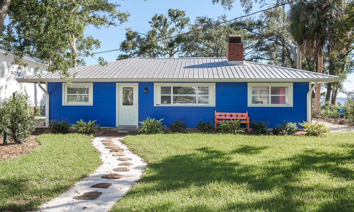 Apalachicola House | Blue Crab Cottage- Bay Front with Dock