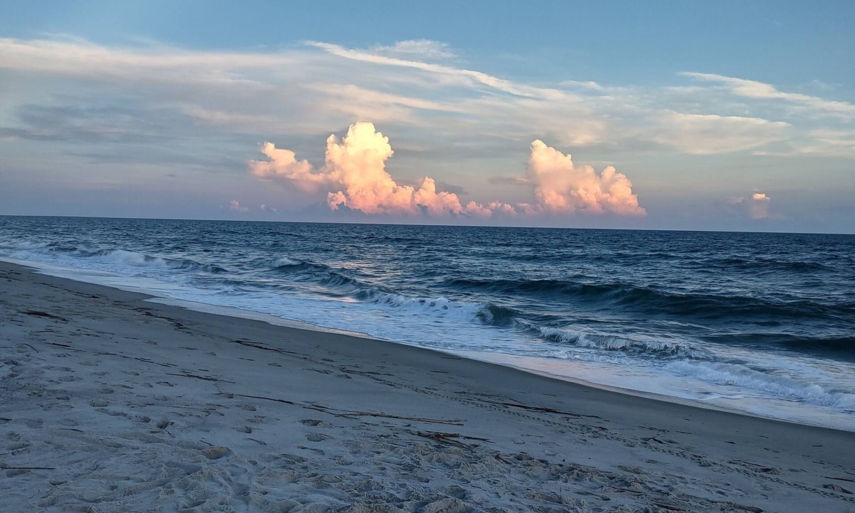 Oak Island Cottage | Blue Dolphin Beach Cottage - Short Walk to Beach and Many New Updates