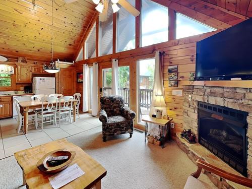 Black Bear Falls House | Blue Mist View