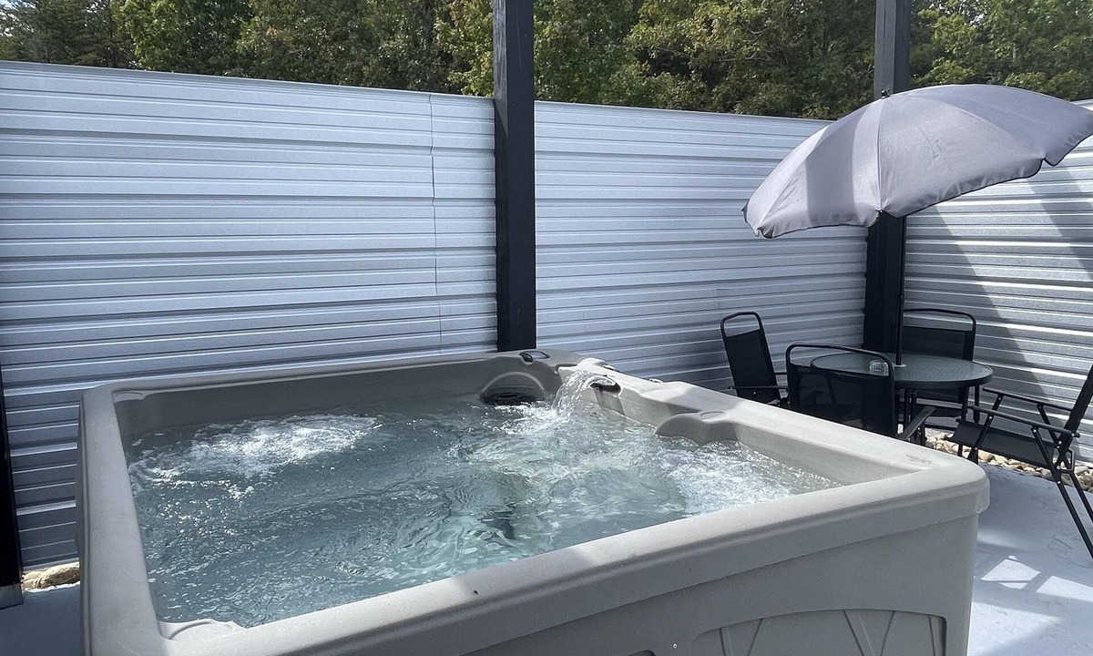 Union Mills Cottage | Blue Ridge Mountain Cottage – Hot Tub & Mountain Views Near Asheville