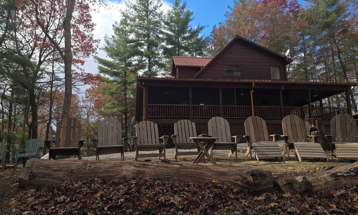 Blue Ridge Cabin | Blue Ridge, North GA Cabin: Sleeps 10 & 2 pets hot tub Fast wifi fire pit