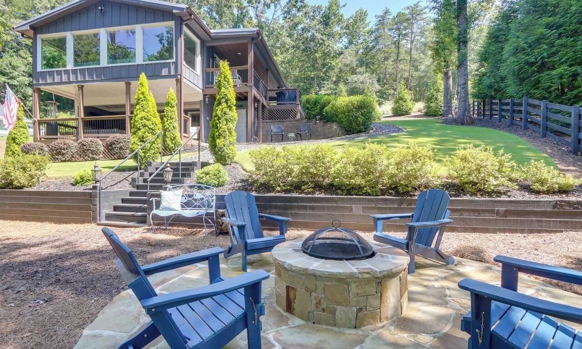 Gainesville House | Boat Dock + Yard: Lake Lanier Gem in Gainesville