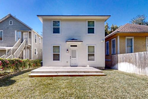 Urban Core House | Brand new home with open layout, office, & great location - dog-friendly