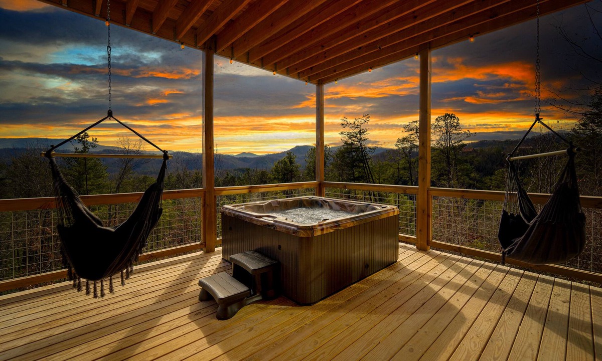 Sevierville Cabin | BRAND NEW Huge Indoor Pool - Epic Starlight Theater - Premier Mountain Views!