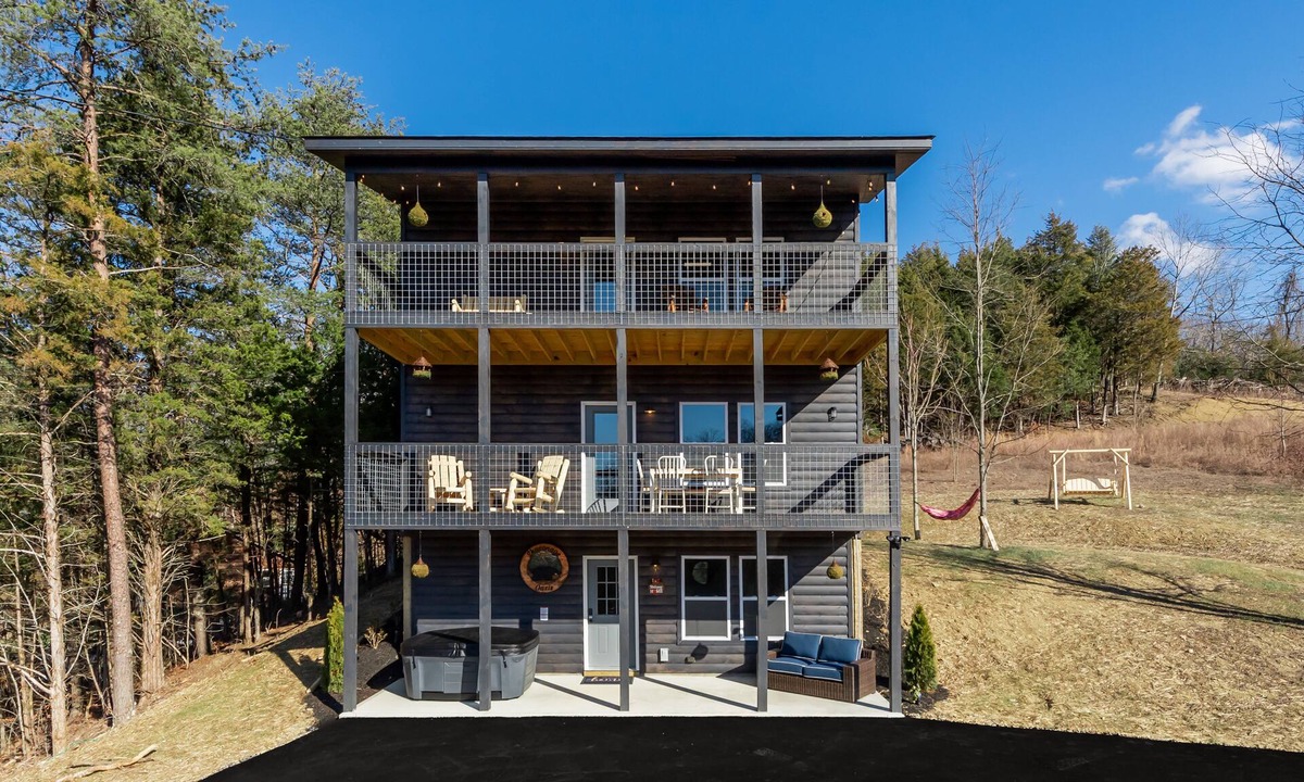 Sevierville House | Brand New Private Property w/RV-Boat Parking Space, Hot Tub, Firepit, Games&More