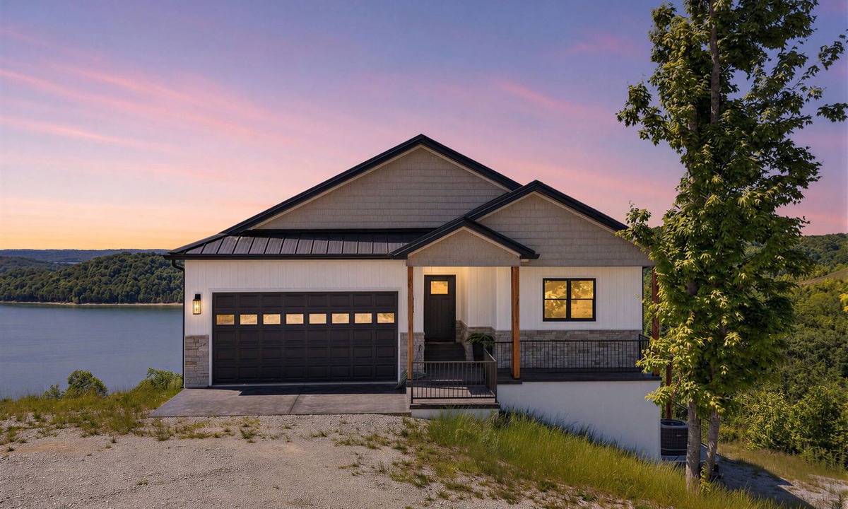 Byrdstown House | Brand New: Sunkissed on Dale Hollow