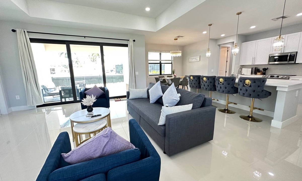 San Carlos Park House | Brand New Vacation Home