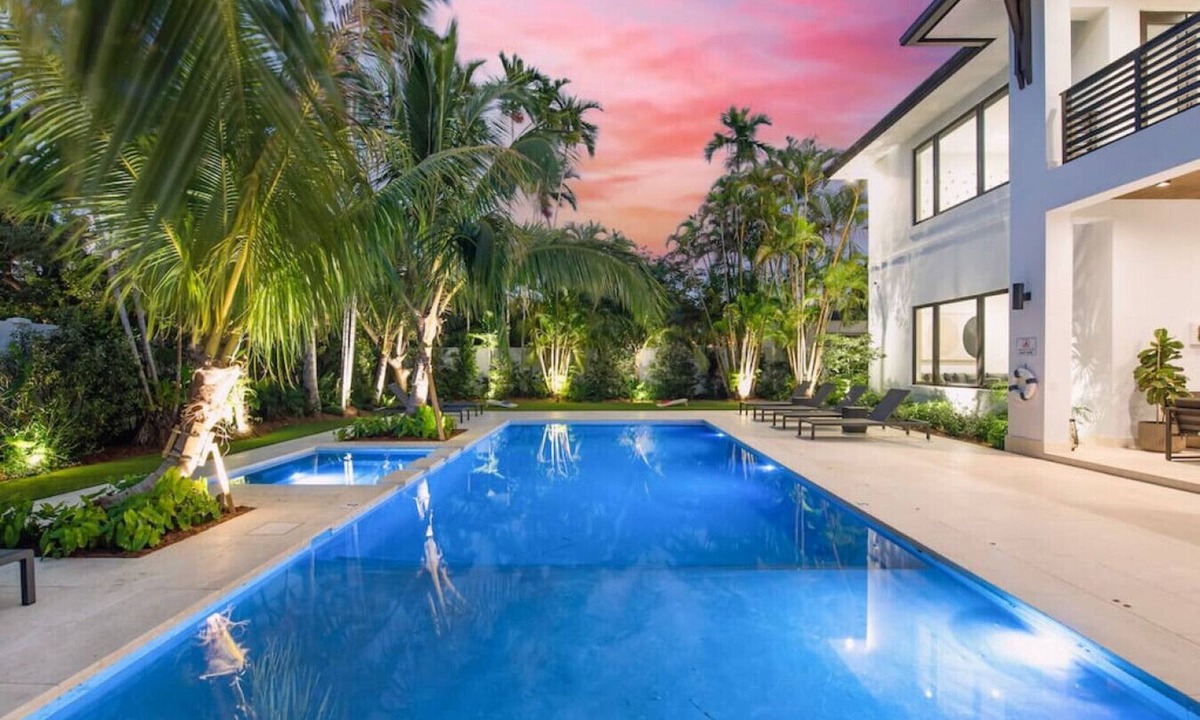 Country Club Section Villa | Brand new Villa with Pool/Jacuzzi/GameRoom