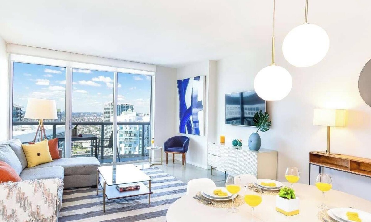 Downtown Miami Apartment | Brickell Center Access | Designer Suite