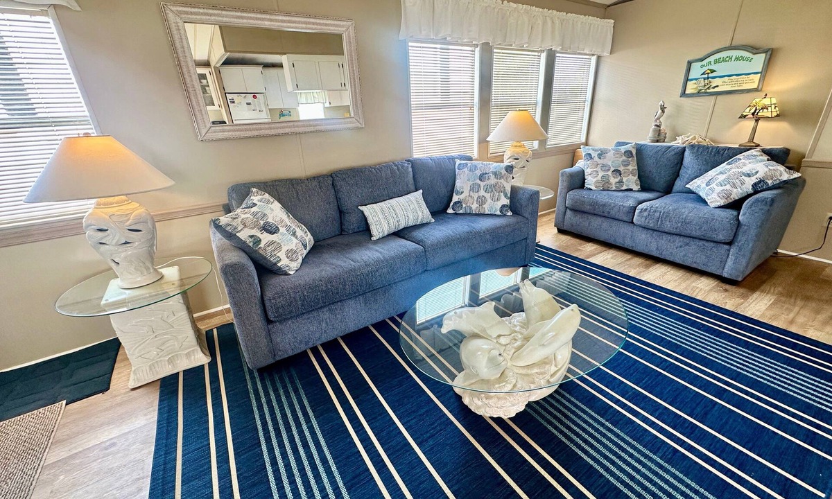 Nettles Island House | Bright 2 bedroom, one bath vacation home