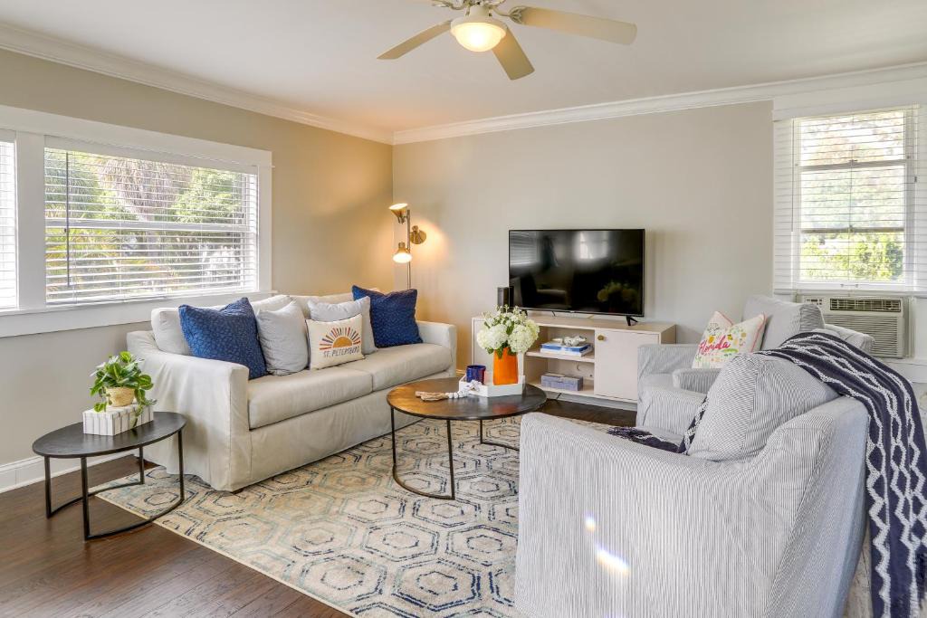 Historic Old Northeast Apartment | Bright St Petersburg Apartment, Walk to Downtown!