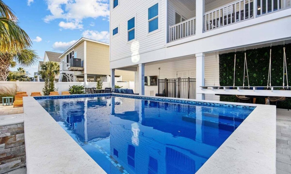 Cherry Grove Beach House | Brightside House | Fun-Filled 5BR w/Heated Pool