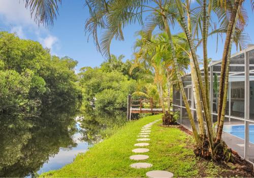 Fort Myers House | Bring Snacks and Relax! Waterfront, Heated pool, Cribs, Pets, Rods, BBQ