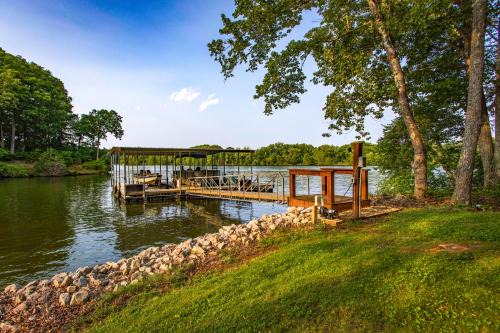Estill Springs House | Bring Your Boat! Waterfront Stay on Tims Ford Lake