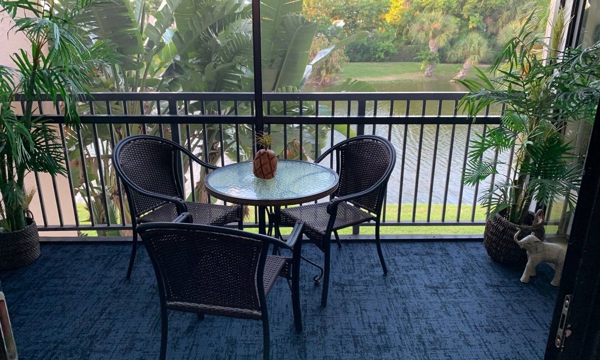 Fort Pierce Condo | BT 3921 Fountain/Pond View Condo-Paradise Vacation Rental in Ocean Village