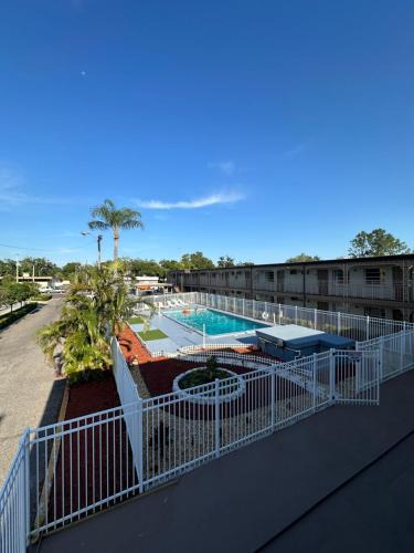 United Central Hotel | Budget Inn - St. Petersburg